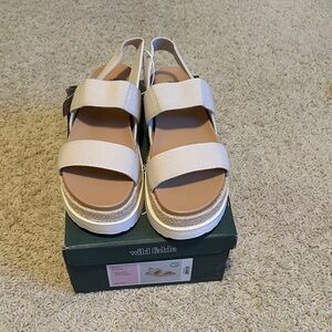 Wild Fable Women's Beige Strap Sandals
